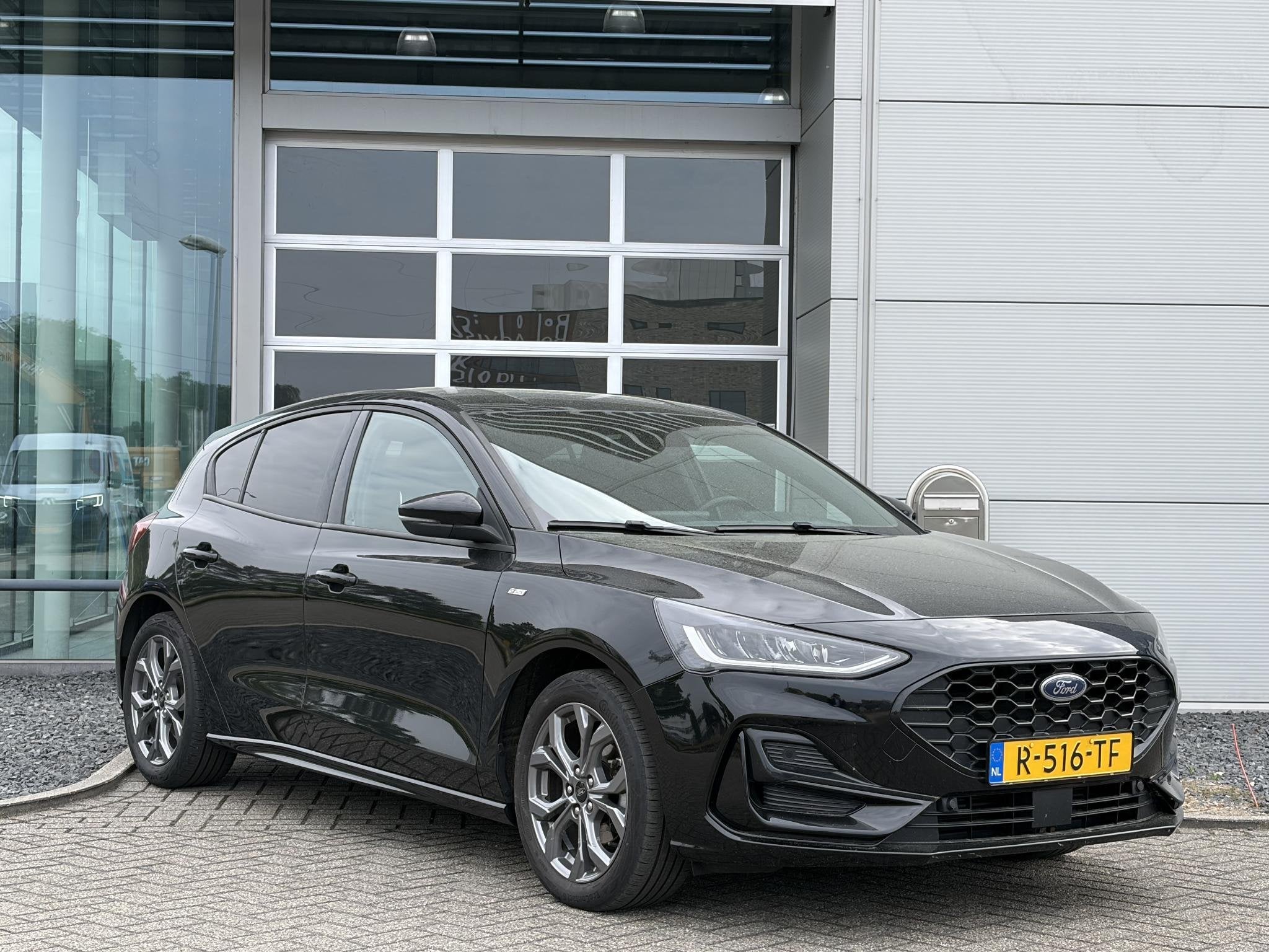 Ford Focus 1.0 EcoBoost Hybrid ST Line Style | Airco | Carpl, Gebruikt, Euro 6, 1299 kg, Zwart