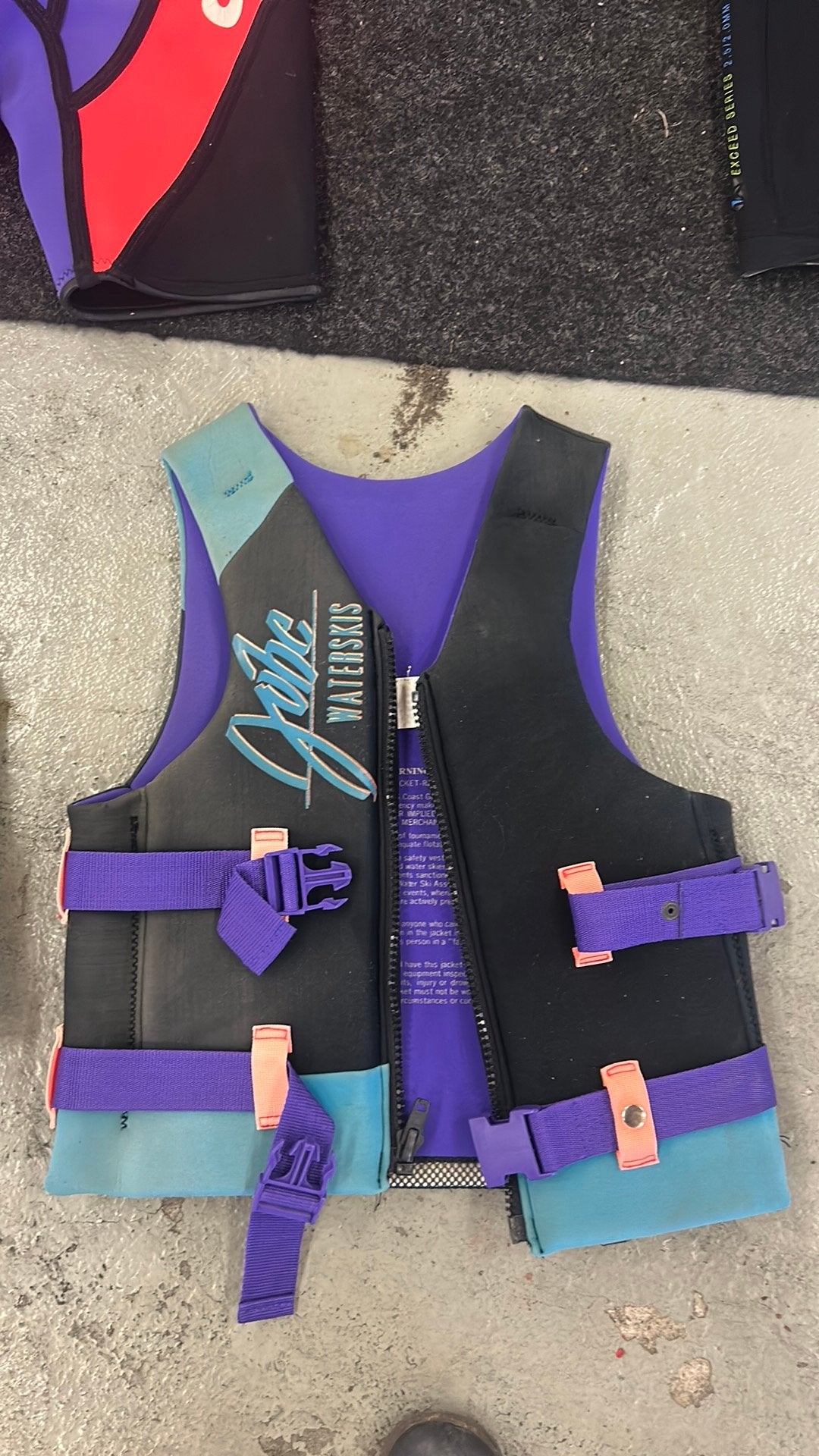 Ski vest, Watersport en Boten, Watersportkleding, Ophalen of Verzenden, Zo goed als nieuw, Reddingsvest of Zwemvest