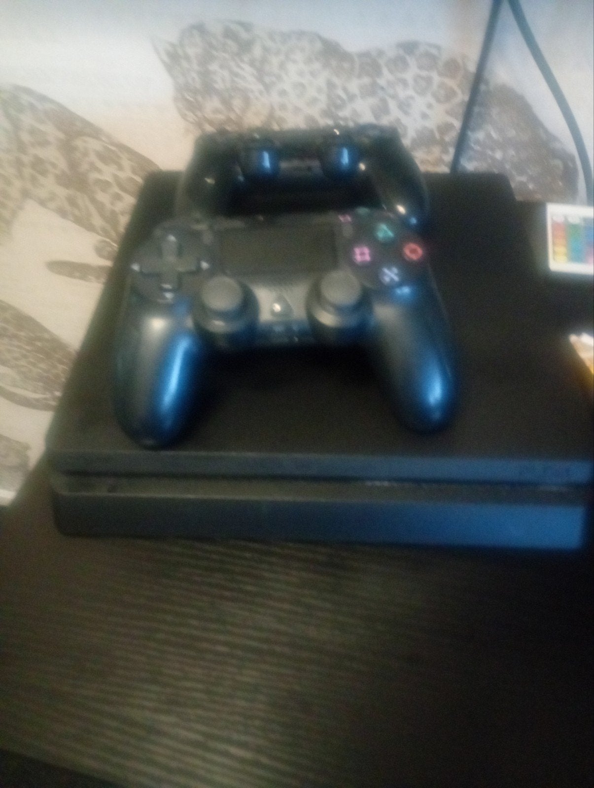 PlayStation 4 Slim met 2 controllers morgen kan je nog op hf, Ophalen, 500 GB, Met 2 controllers, Zo goed als nieuw