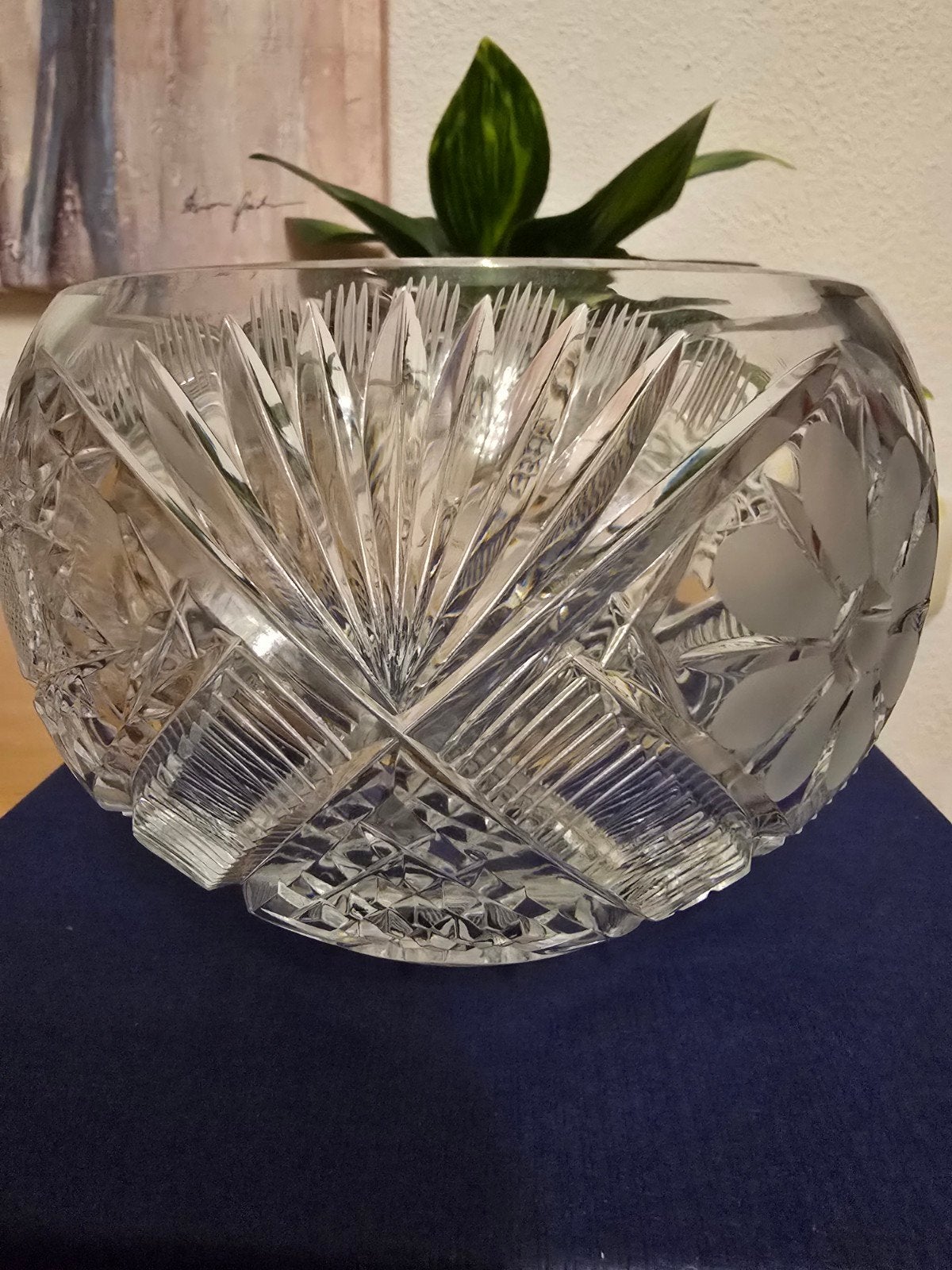 Prachtige handgeslepen Boheems vintage kristallen bolschaal, Ophalen of Verzenden, Zo goed als nieuw, Rond, Glas