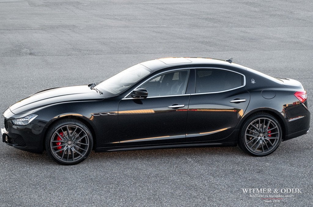 Maserati Ghibli 3.0 BiTurbo schuifdak (bj 2016, automaat), Auto's, Maserati, Automaat, Achterwielaandrijving, Gebruikt, Zwart
