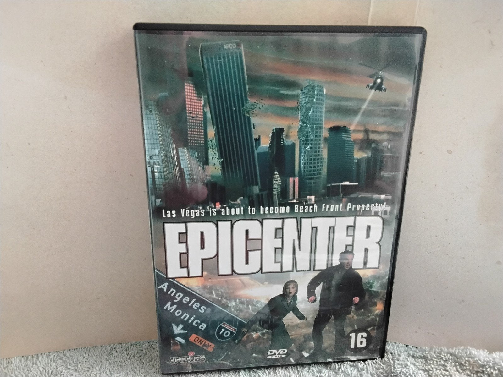 EPICENTER, Vanaf 16 jaar, Ophalen of Verzenden, Zo goed als nieuw, Actiethriller