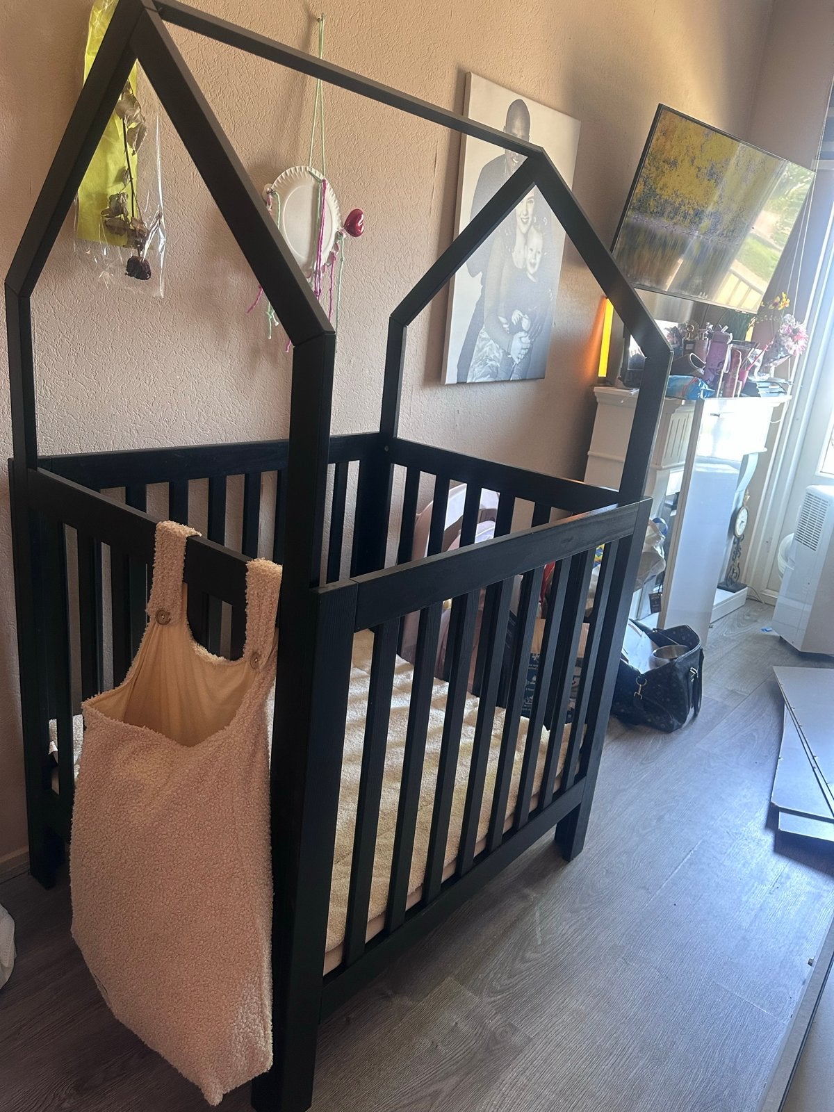 Baby box in vorm van huisje, Ophalen, Gebruikt, In hoogte verstelbaar