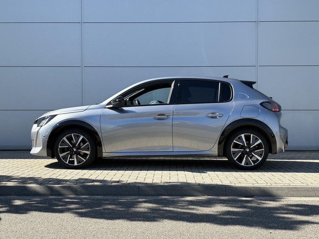 Peugeot 208 1.2 PureTech GT | Cruise Control | Camera | Navi, Voorwielaandrijving, 12 maanden, Gebruikt, Euro 6