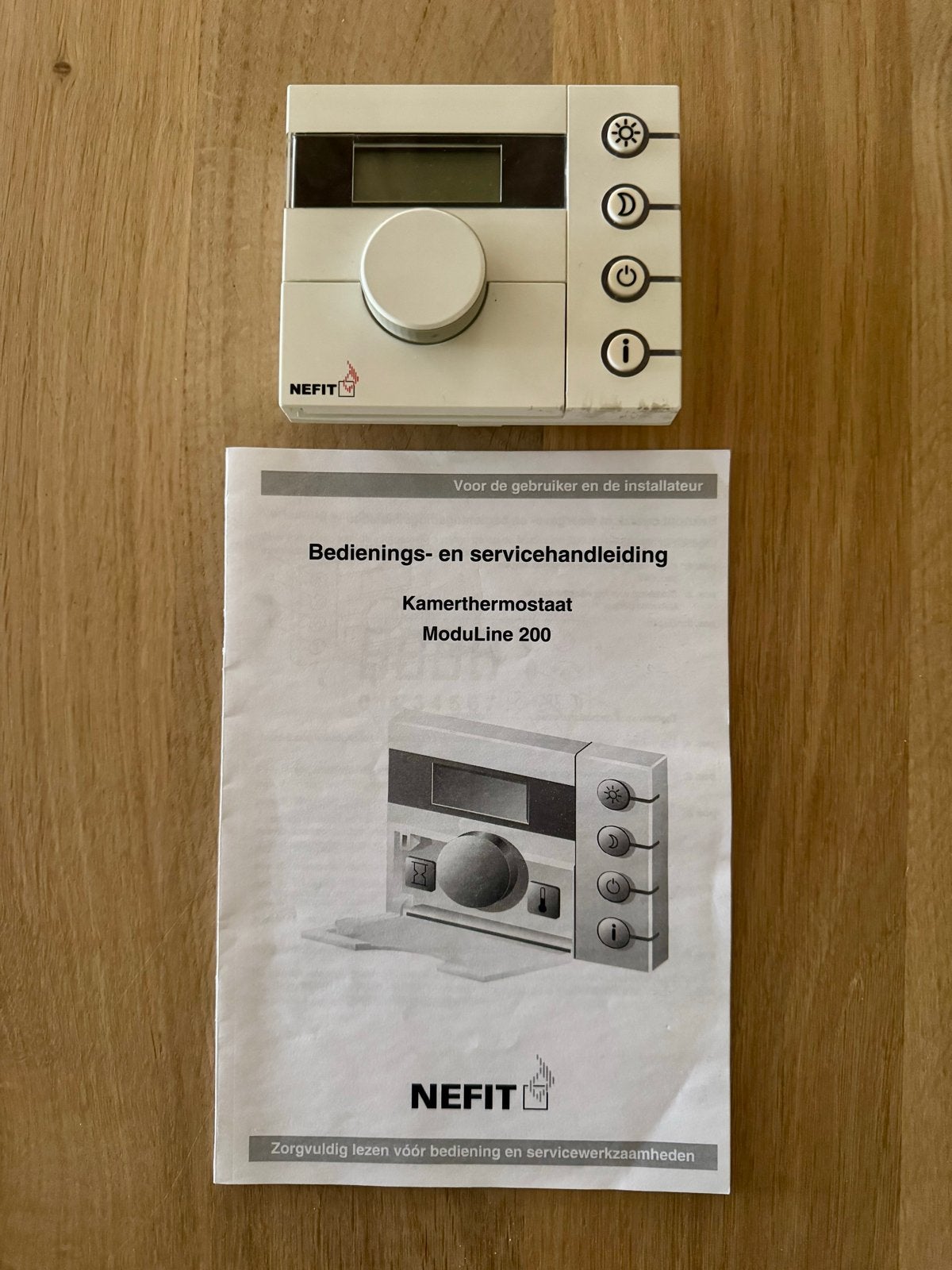 Nefit ModuLine 200 Kamerthermostaat met handleiding, Ophalen of Verzenden, Slimme thermostaat, Gebruikt
