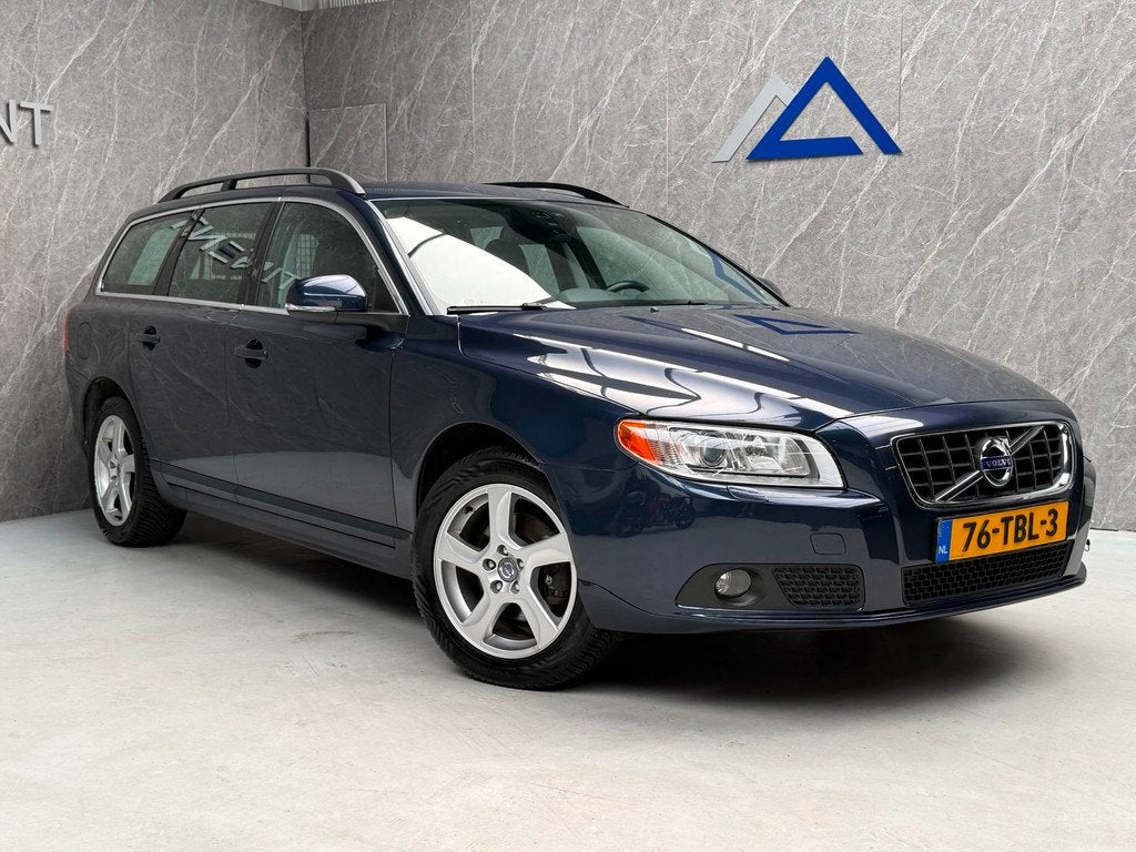 Volvo V70 1.6 T4 Limited Edition / NAP / Onderhouden / APK, Auto's, Volvo, Gebruikt, Zwart, 4 cilinders, Blauw