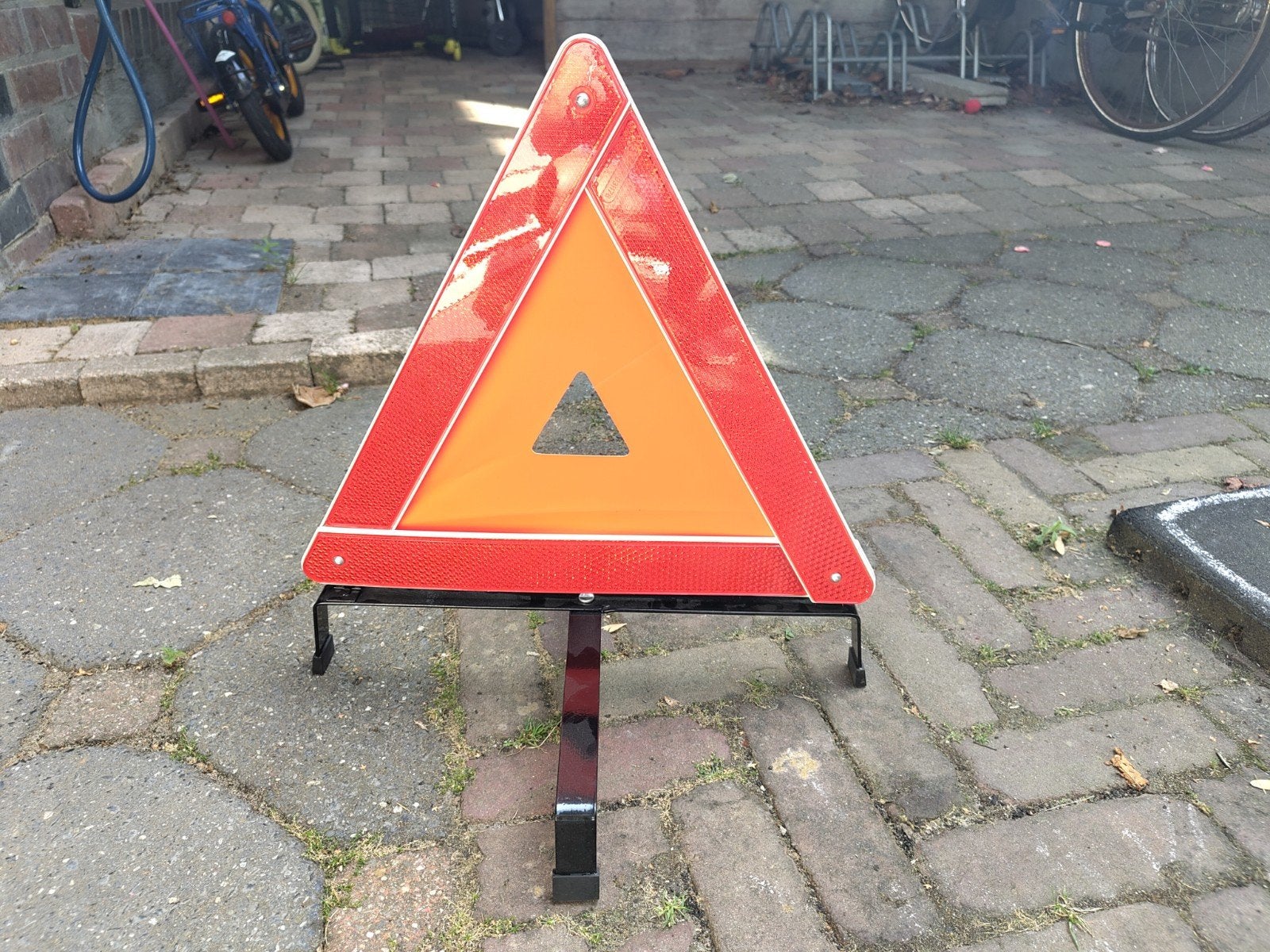 Gevarendriehoek, Ophalen, Zo goed als nieuw