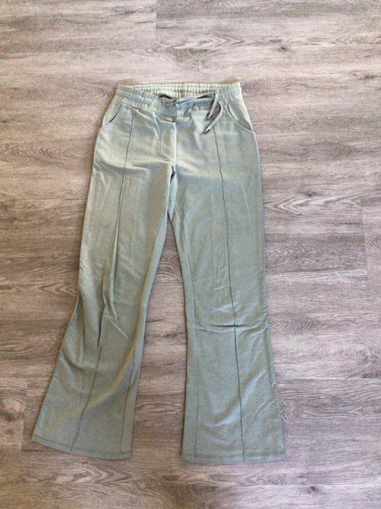 ZOSO flared broek - Maat XS, Kleding | Dames, Broeken en Pantalons, Ophalen of Verzenden, Zo goed als nieuw, Maat 34 (XS) of kleiner