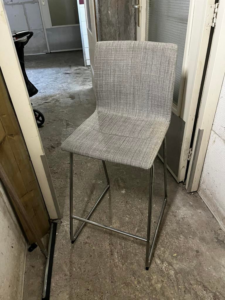 Ikea lillanas grijs, 1 kruk, Ophalen, Zo goed als nieuw, 60 tot 90 cm