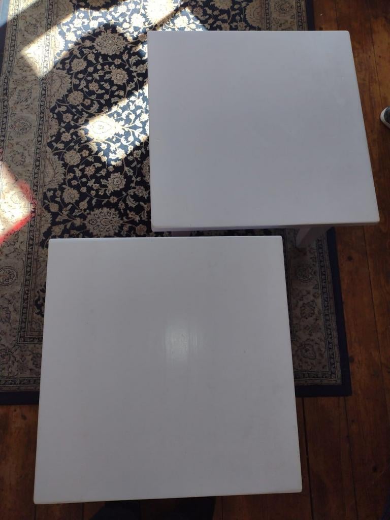2 Identieke grenen tafeltjes met laatje, Ophalen, Gebruikt, 50 tot 100 cm, Vierkant
