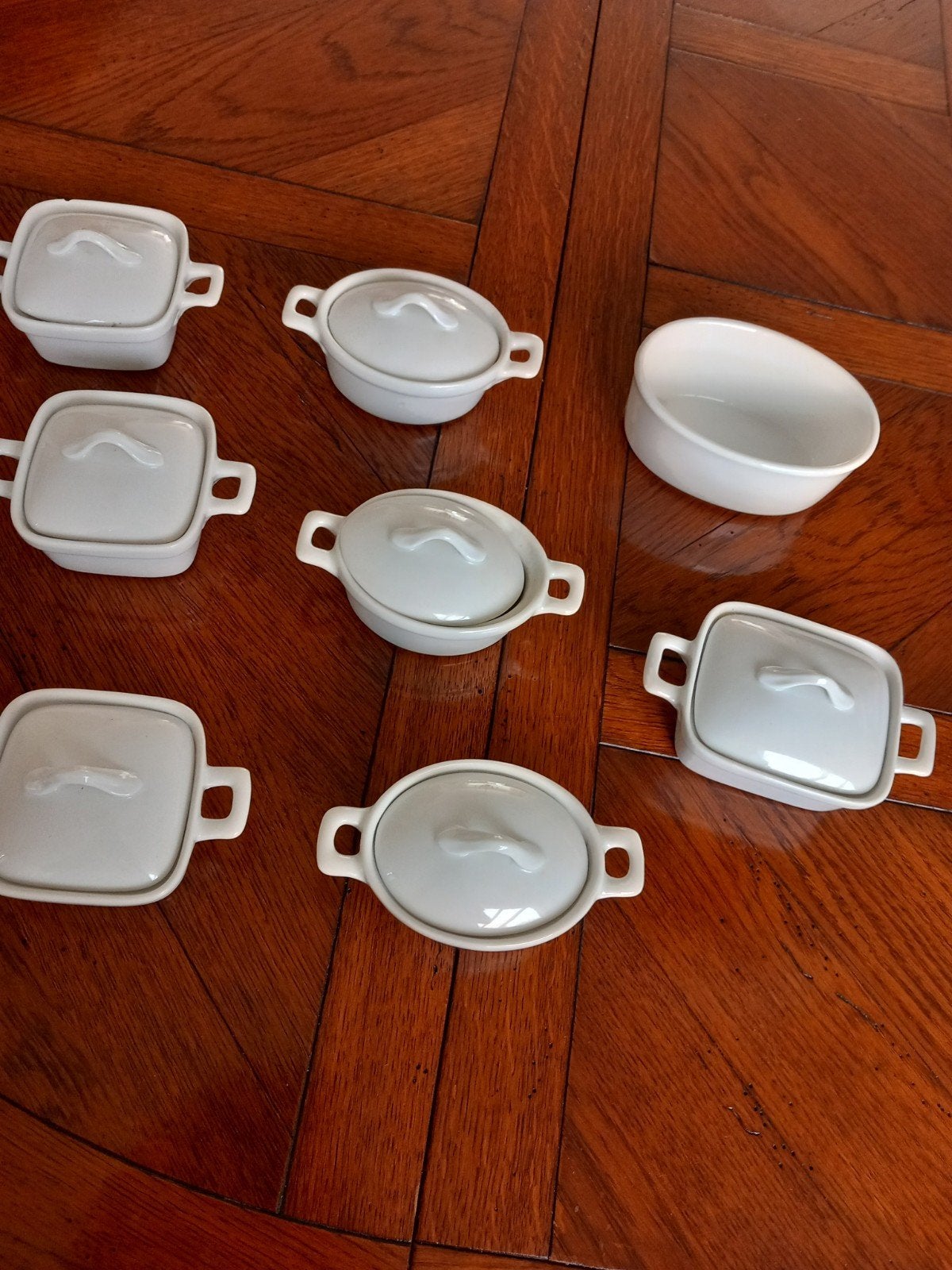 Set van 7 witte porseleinen ovenschalen met deksel, Ophalen of Verzenden, Zo goed als nieuw