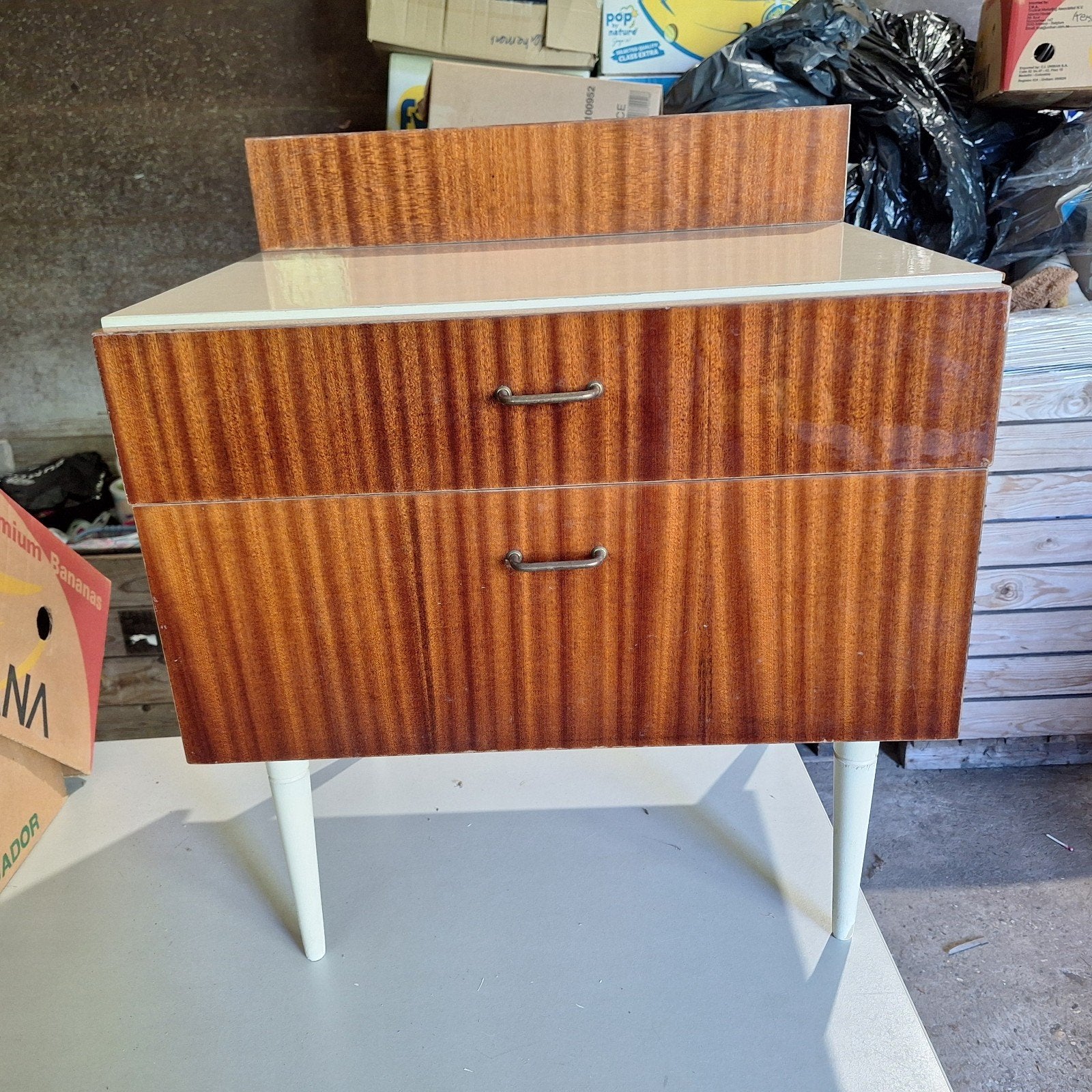 Leuk vintage kastje, Ophalen
