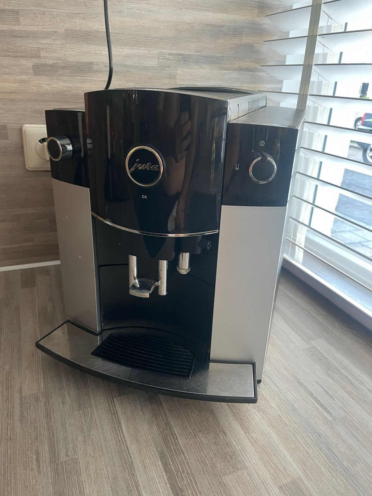 Jura D6 Koffiemachine - Zo goed als nieuw, Witgoed en Apparatuur, Koffiezetapparaten, Afneembaar waterreservoir, Koffiemachine
