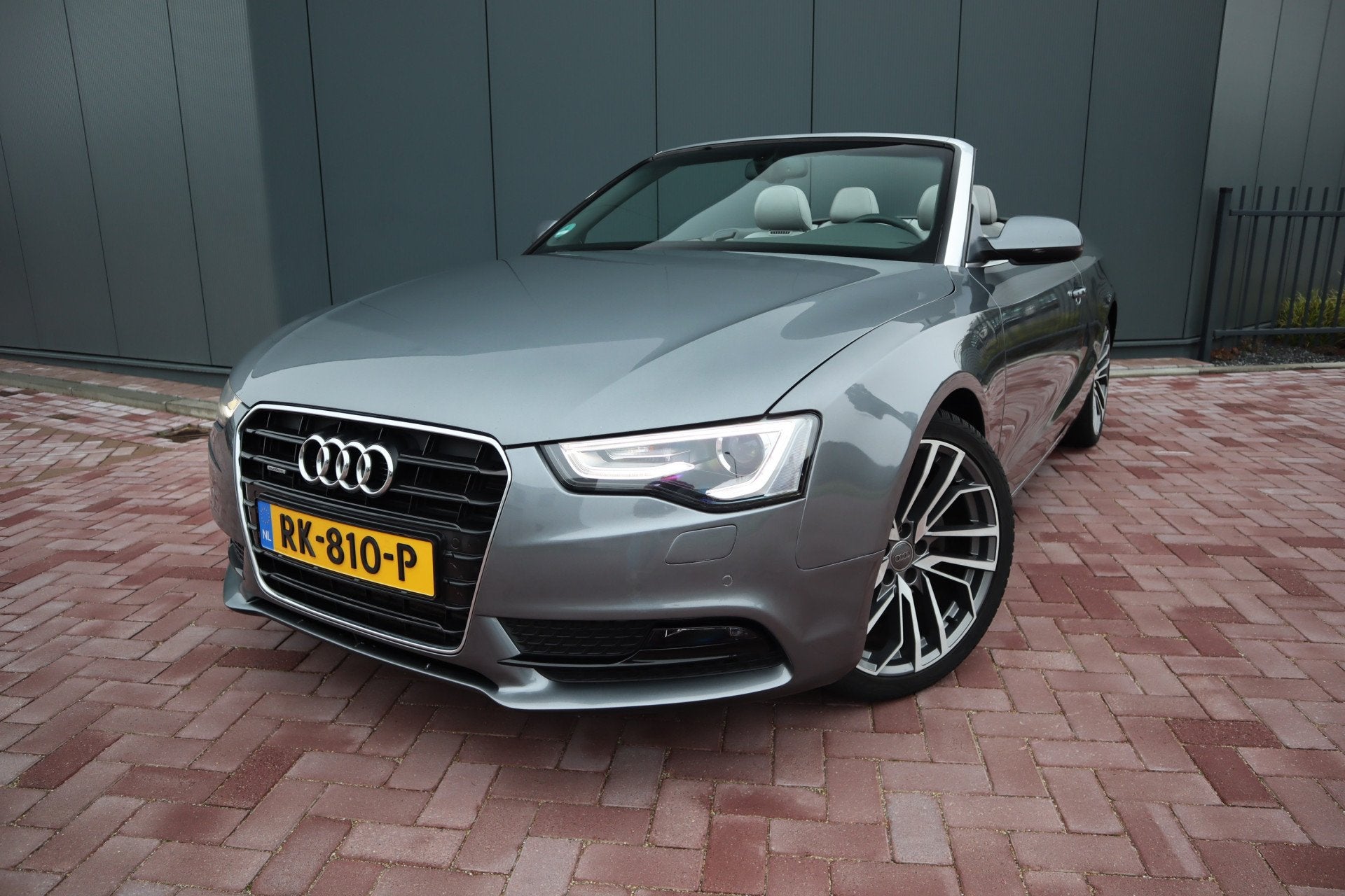 Audi A5 Cabriolet 3.0 TDI Pro Line S Automaat Sportstoelen C, Auto's, Gebruikt, 197 €/maand, 4 stoelen, Bedrijf