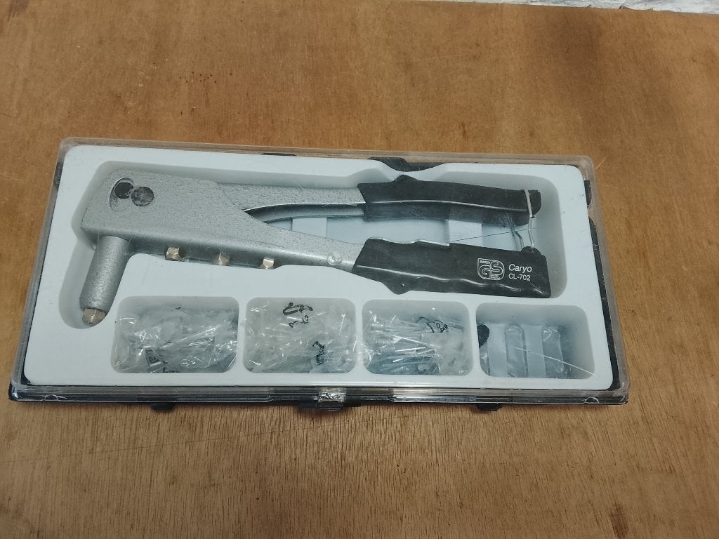 Blindklinktang Caryo cl-702, Verzenden, Gebruikt
