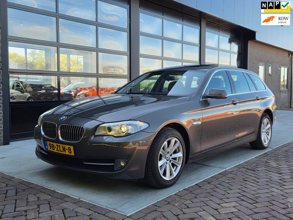 BMW 5-serie Touring 520i High Executive | Leer | Pano | Navi, Auto's, BMW, Bedrijf, Te koop, 5-Serie, ABS, Airbags, Airconditioning