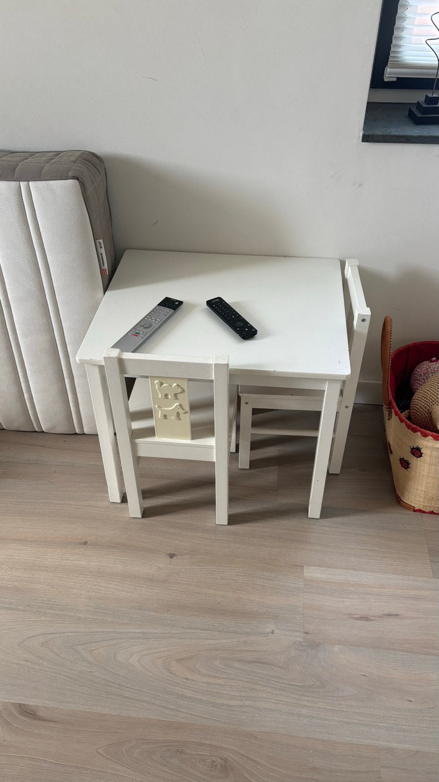 IKEA Kritter kindertafel met twee stoeltjes, Ophalen, Gebruikt, Tafel(s) en Stoel(en)