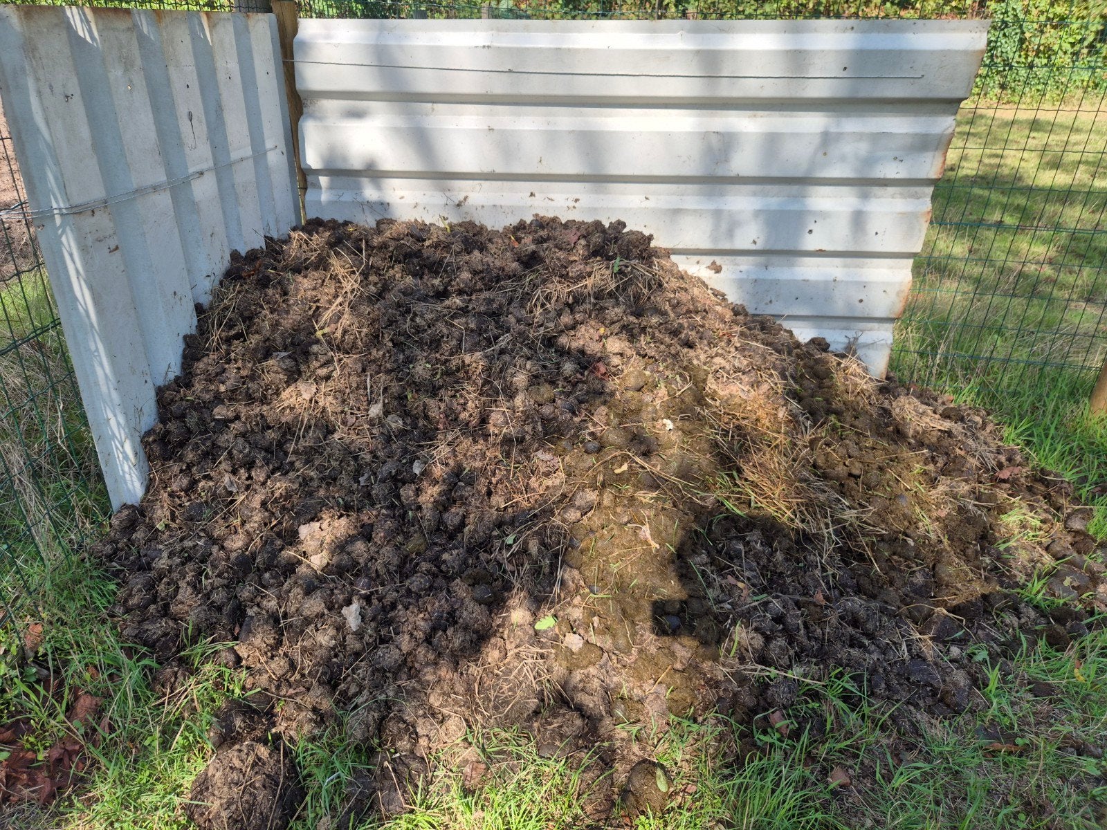 Gratis paardenmest voor tuin of moestuin, Tuin en Terras, Ophalen, Mest