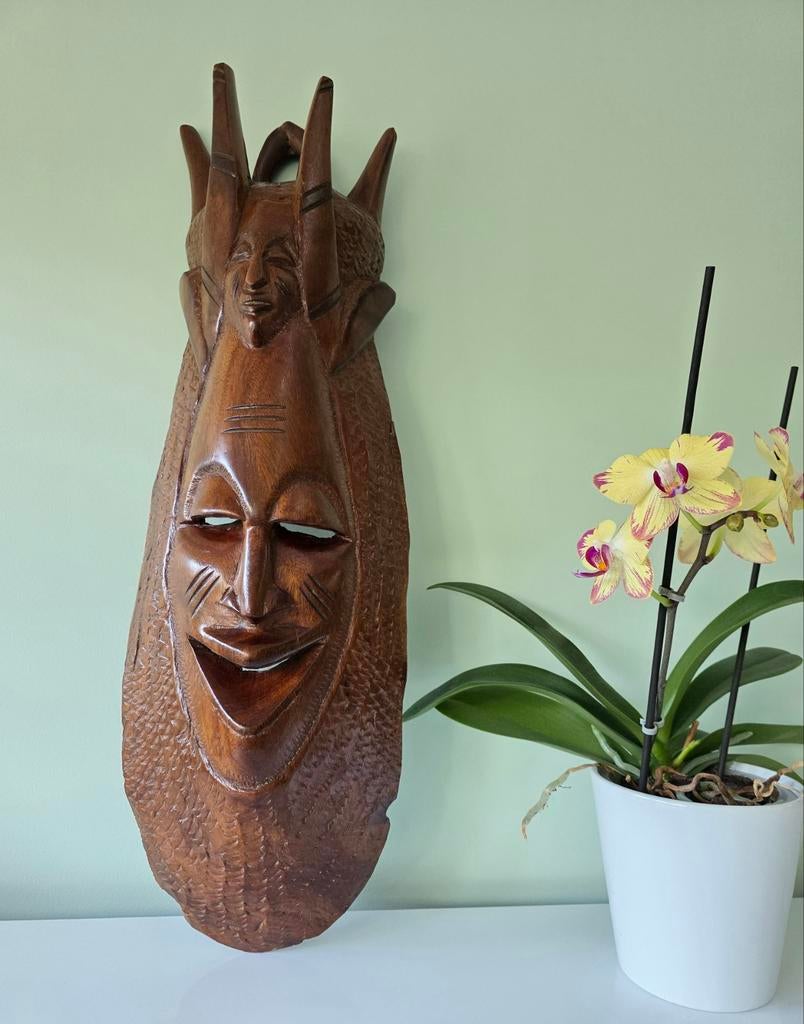 Grote houten Afrikaanse wandmasker 62 cm – uniek, Handgemaakt, Bruin, Overige stijlen, Afrika
