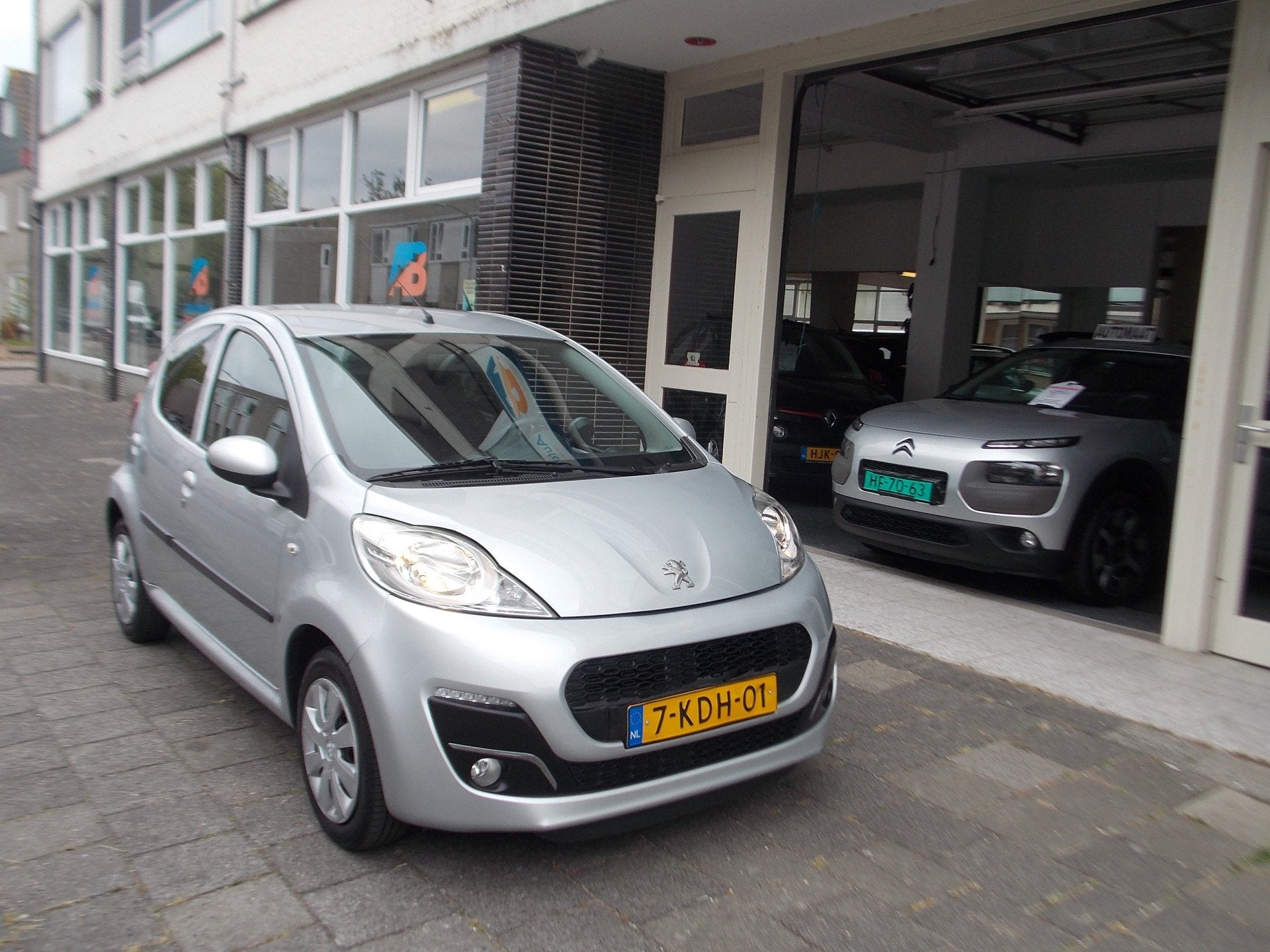 Peugeot 107 1.0 Active Automaat, Airco 61 DKM ! UNIEK!, Auto's, Euro 5, Stof, Gebruikt, Elektrische ramen