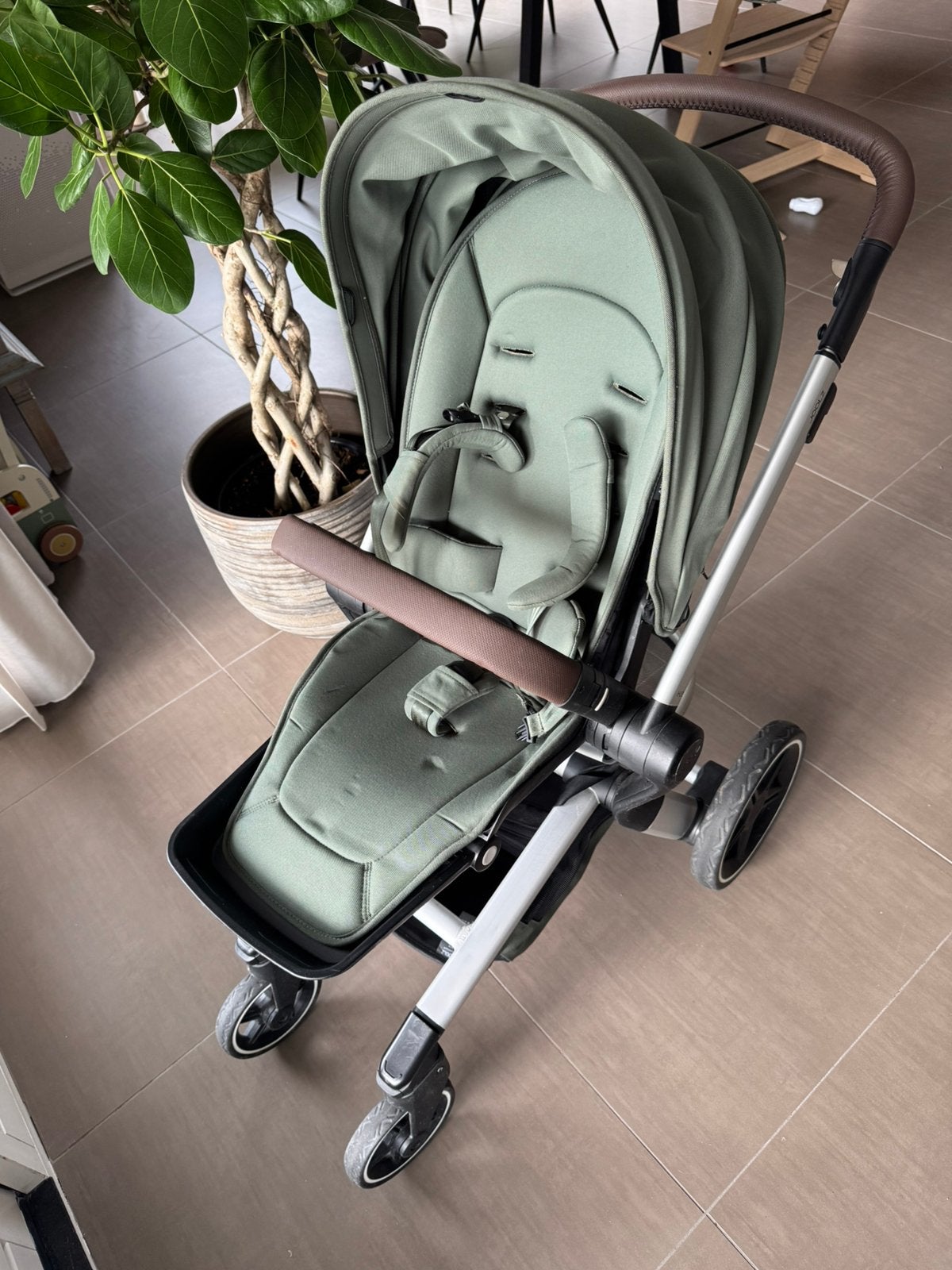 Kinderwagen- Joolz Hub Plus, Ophalen, Zo goed als nieuw, Overige merken, Zonnekap