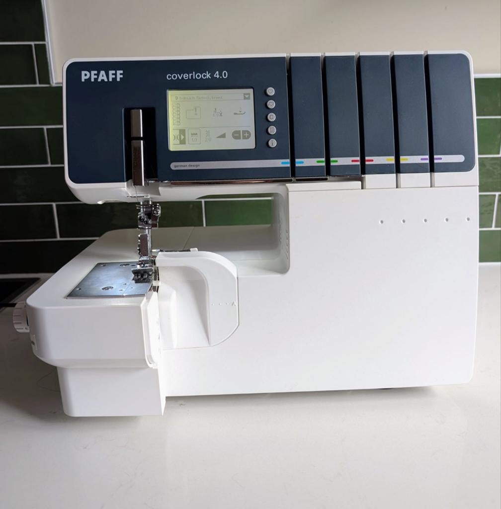 Lockmachine Pfaff Coverlock 4.0, Hobby en Vrije tijd, Ophalen of Verzenden, Lockmachine
