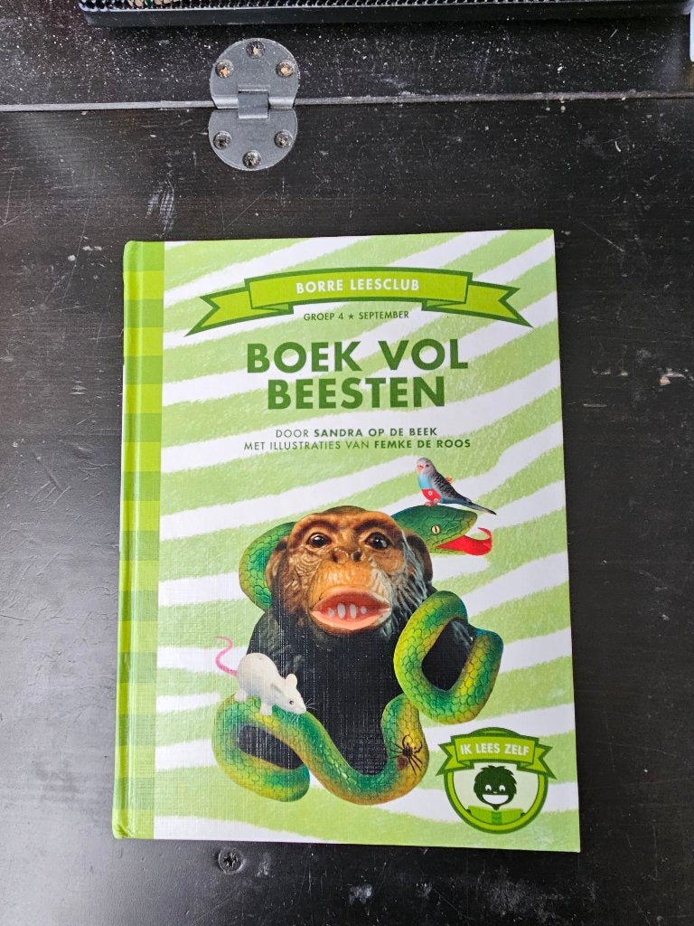 Borre boek - een boek vol beesten, Ophalen of Verzenden, Gelezen, Fictie algemeen