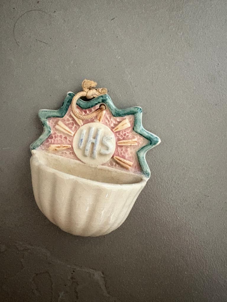 Vintage Wijwaterbakje IHS - Jaren '50, Antiek en Kunst, Ophalen of Verzenden