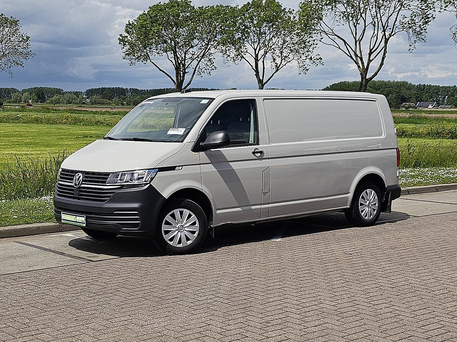 VOLKSWAGEN TRANSPORTER 2.0 TDI t6.1 l2h1 automaat!, Auto's, 4 cilinders, 150 pk, Volkswagen, 2500 kg