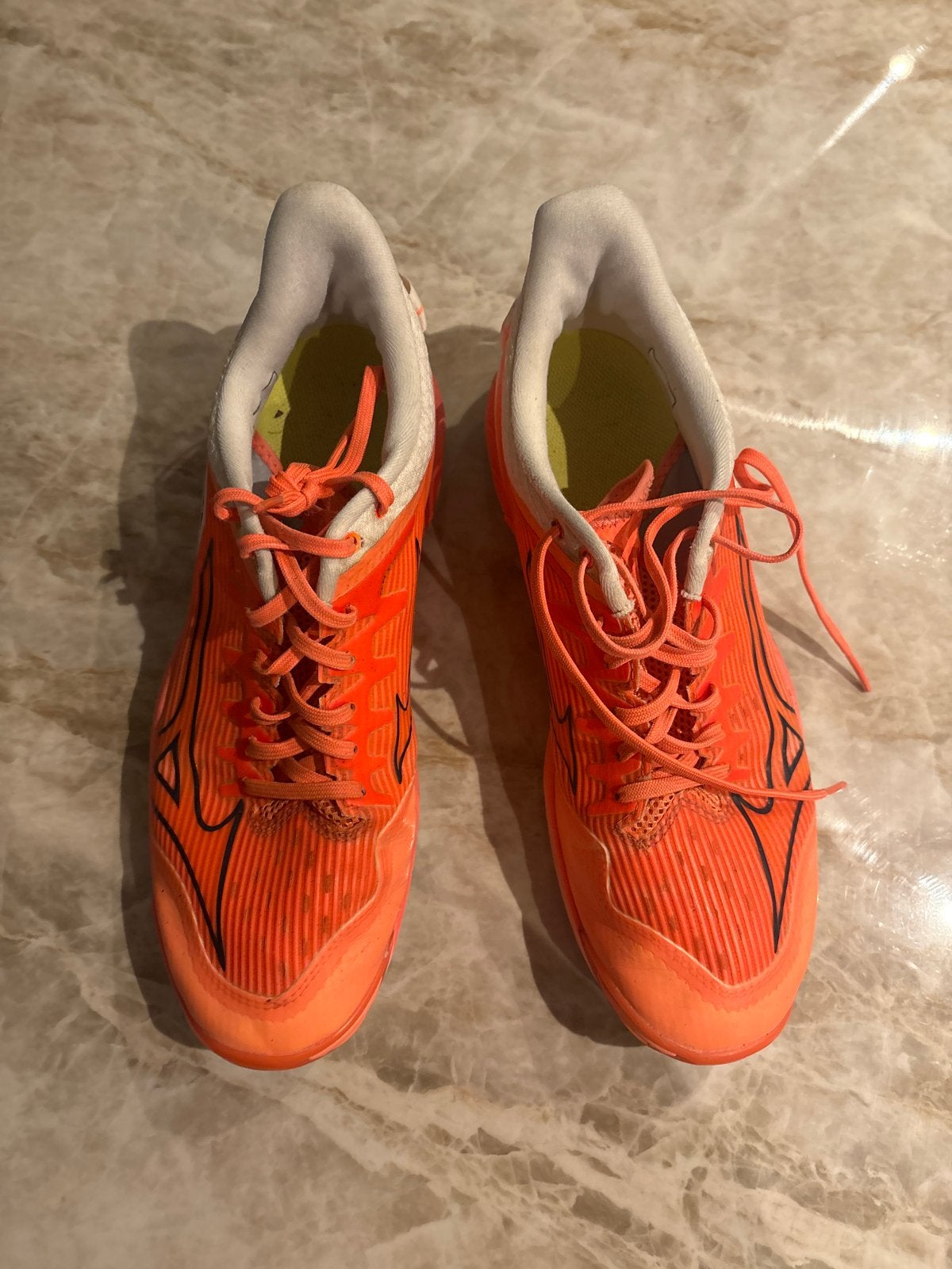 Mizuno Sportschoenen Oranje - Zo goed als nieuw, Ophalen of Verzenden, Zo goed als nieuw