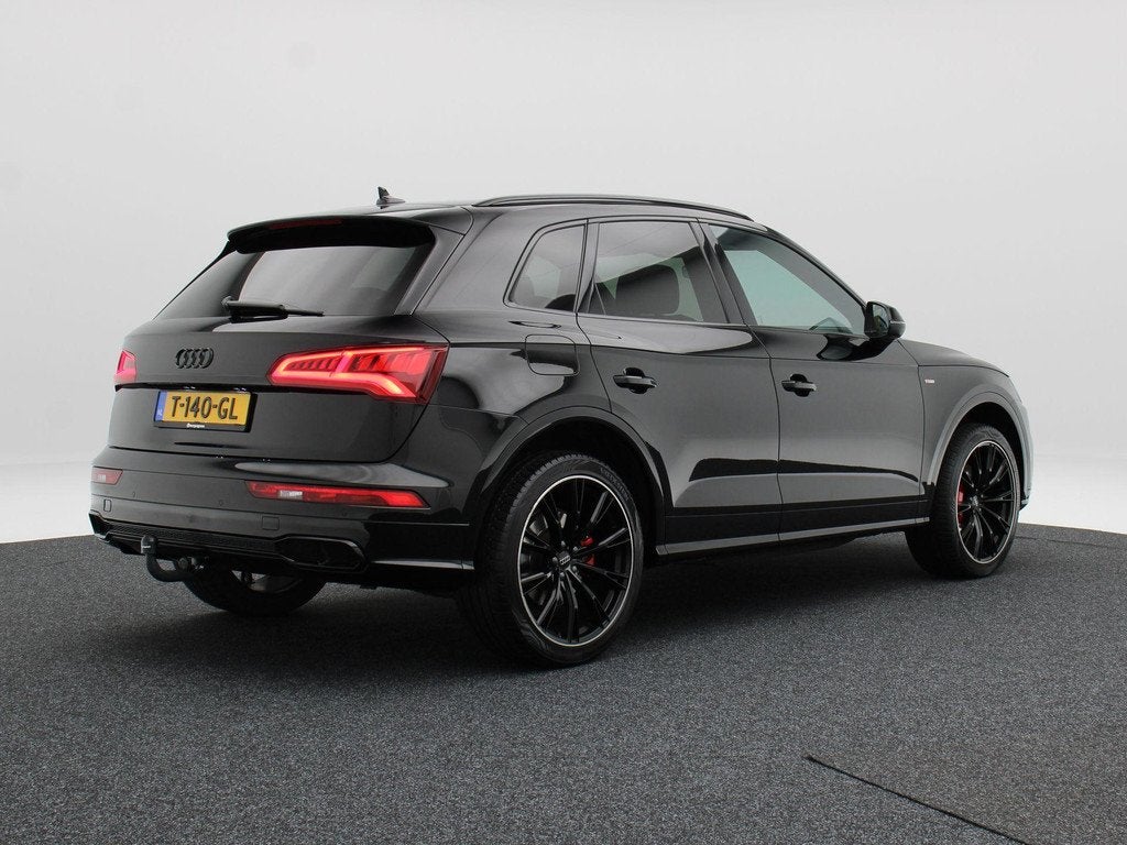 Audi Q5 55 TFSi e 367 Pk S Line Competition | Stoelverwarmin, Auto's, Audi, Automaat, 4 cilinders, Leder en Stof, Zwart