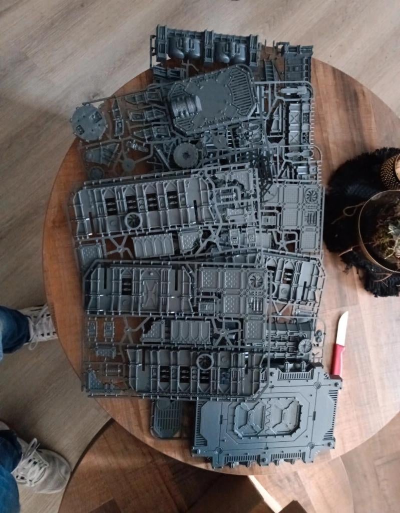 Fronteris battlezone on sprue!, Ophalen of Verzenden, Zo goed als nieuw, Warhammer, Toebehoren