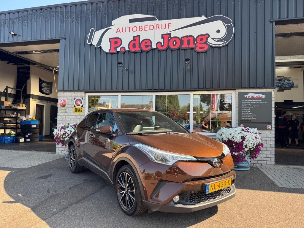Toyota C-HR 1.2 EXECUTIVE Origineel Nederlands 1e eigenaar A, Voorwielaandrijving, Gebruikt, Euro 6, Bruin