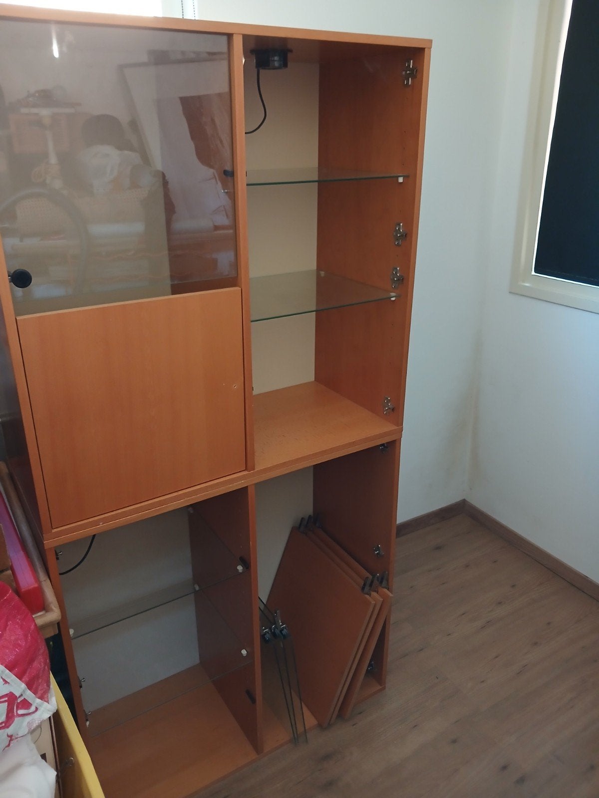 Vitrinekast, Ophalen, 25 tot 50 cm, 150 tot 200 cm