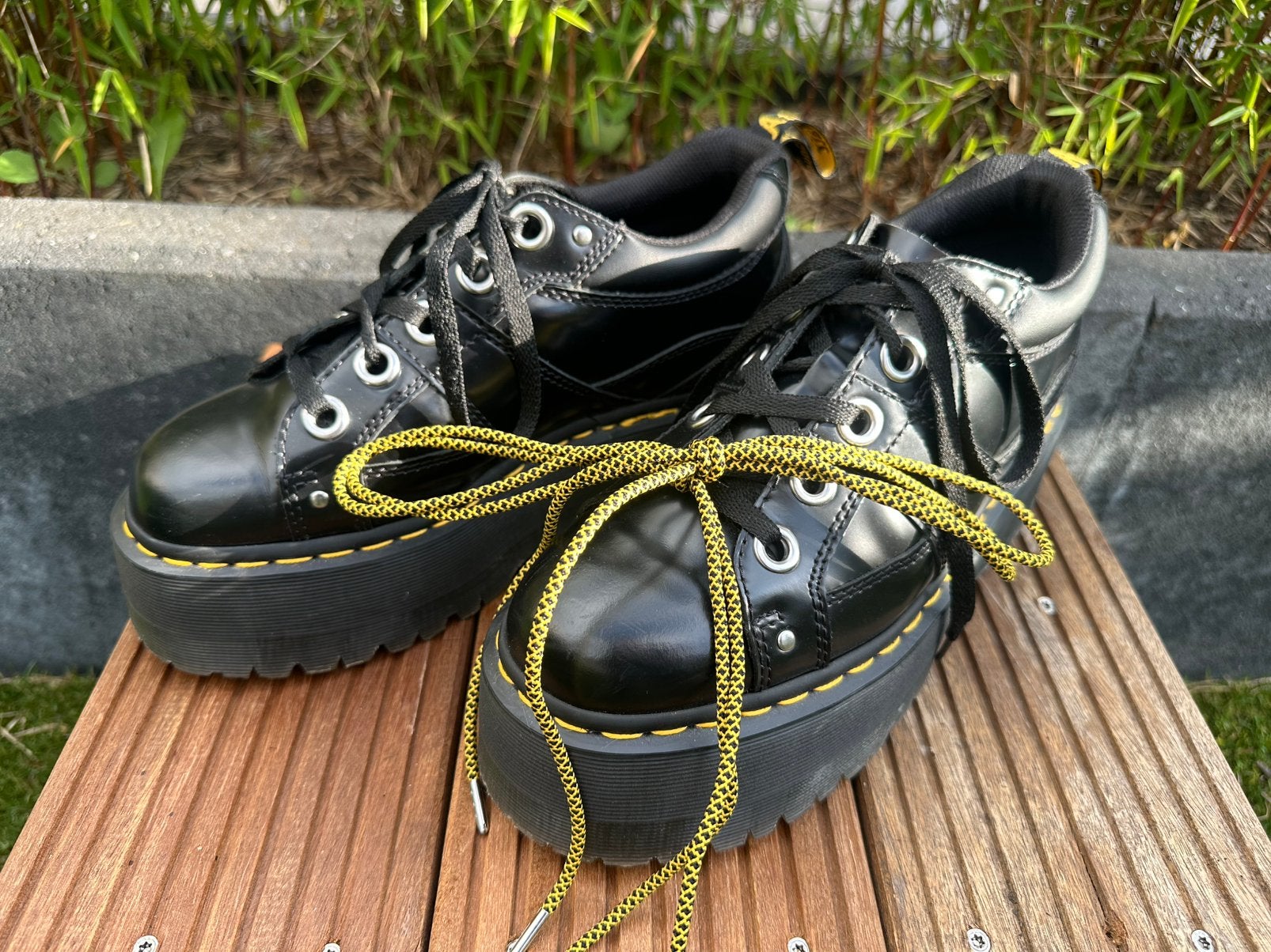 Dr. Martens - maat 40, laag model met plateau zool, Zwart, Overige typen, Ophalen of Verzenden, Zo goed als nieuw