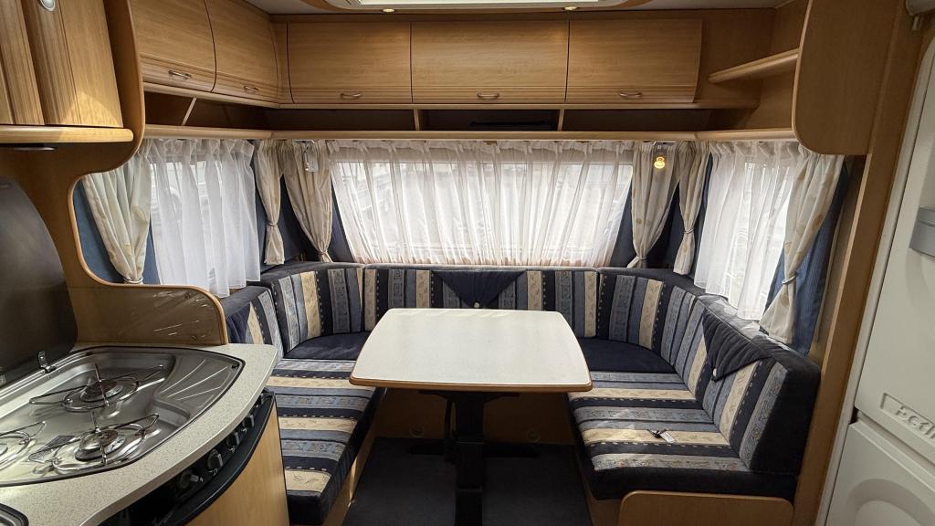 Dethleffs Camper 460 BD bouwjaar 2006 met voortent, Rondzit, Bedrijf, Overige typen, Tot en met 4