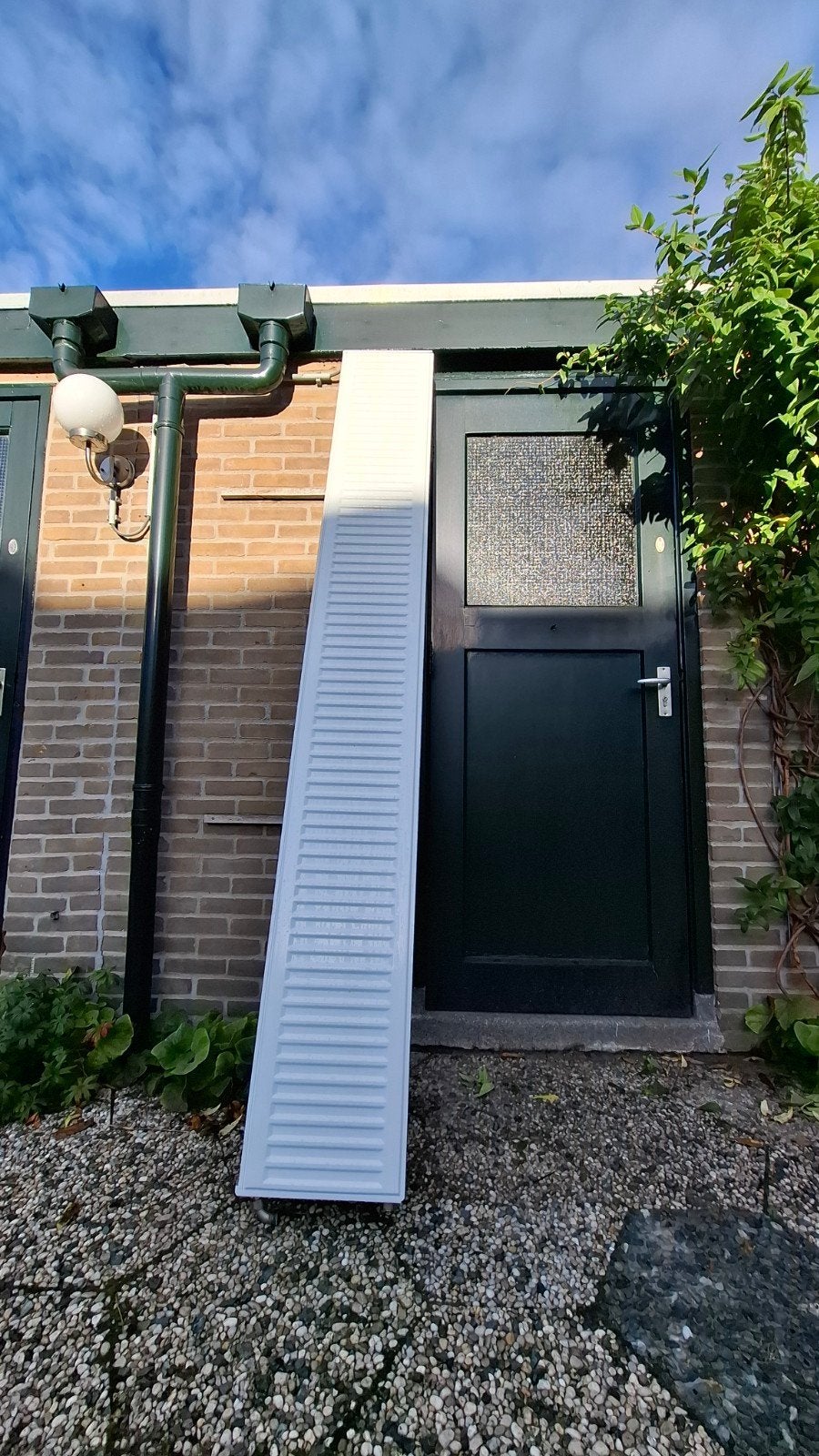 Lange radiator 2.10m x 90cm, Doe-het-zelf en Verbouw, Ophalen, Gebruikt, Radiator, 150 cm of meer