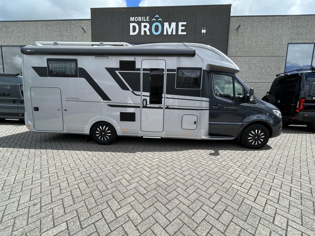 Zeer complete scherp geprijsde Adria Supreme 670DL op M.B, Caravans en Kamperen, Campers, Automaat, Vloeistofverwarming, Bedrijf