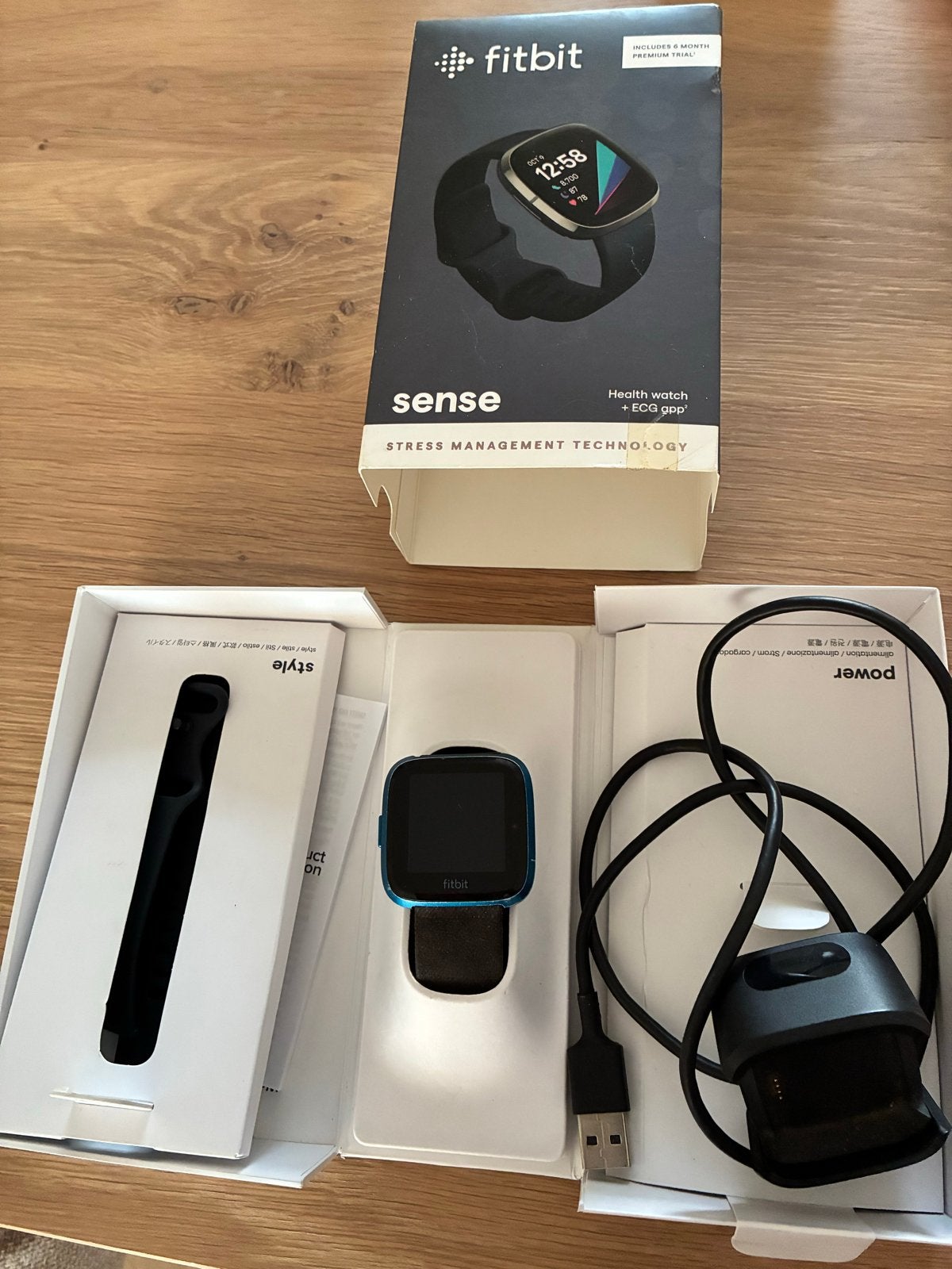 Fitbit Sense Smartwatch - Compleet in originele doos, Gebruikt, Verzenden, Fitbit, Info@fitbit.nl