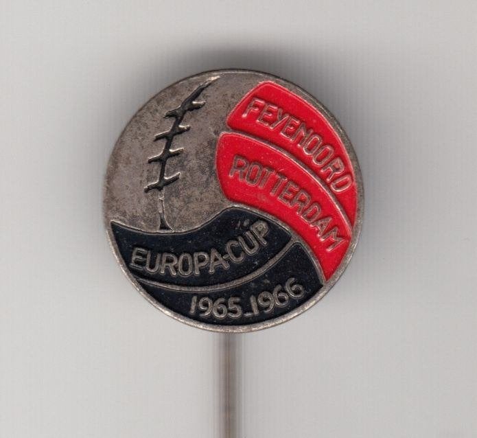 Voetbal Feyenoord 1966 Bal Europa-Cup speldje, Gebruikt, Niet vindbaar, Niet vindbaar, Speldje of Pin
