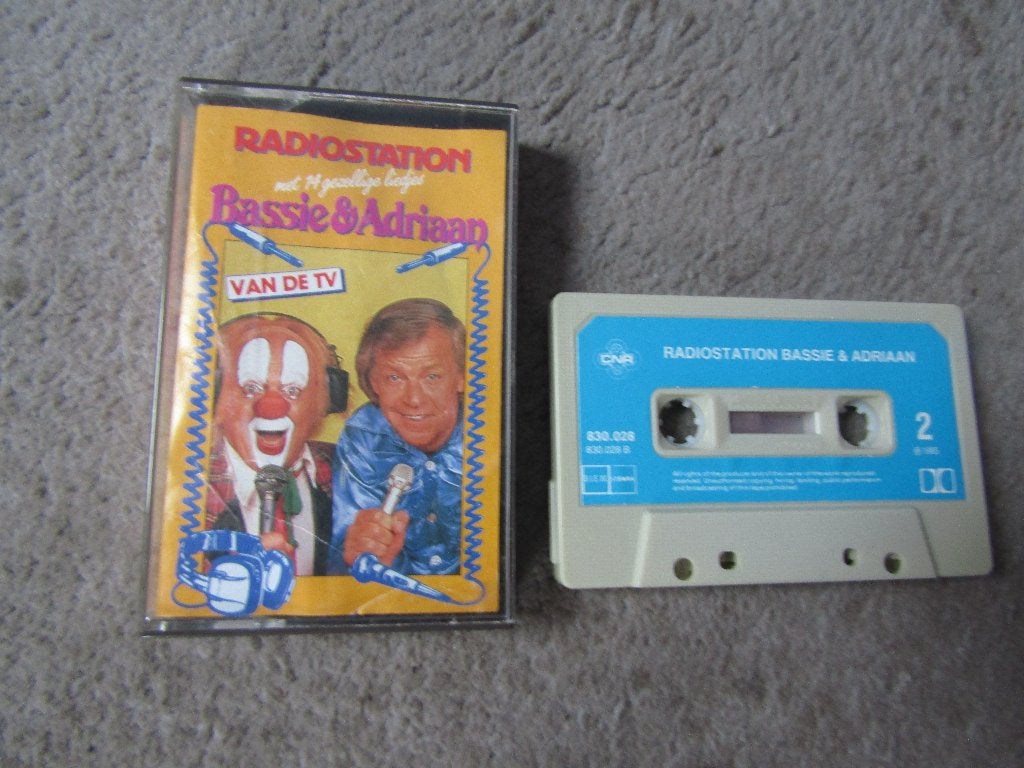 Cassette: Radiostation Bassie en Adriaan, Cd's en Dvd's, Gebruikt, Kinderen en Jeugd, 1 bandje, Ophalen of Verzenden