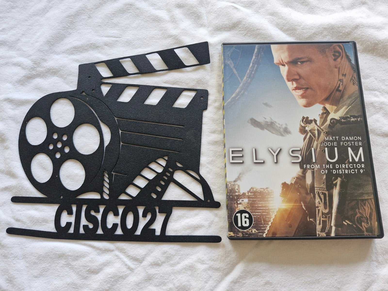 Elysium, Vanaf 16 jaar, Engels, Nederlands, Ophalen of Verzenden