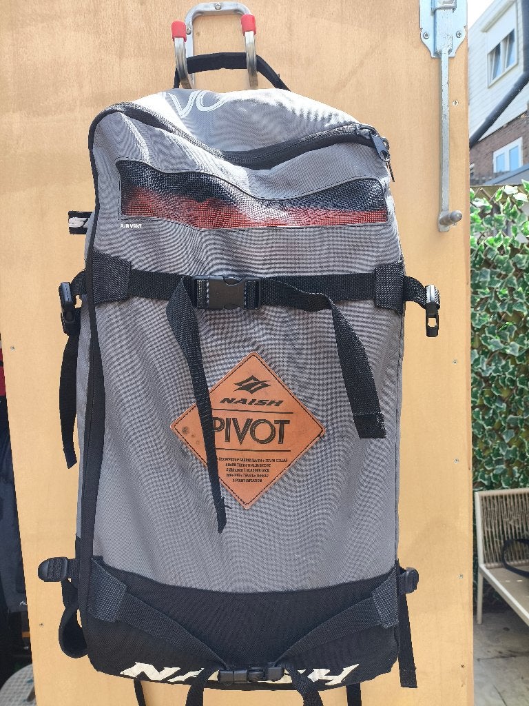 Naish Pivot 10m S25 – zoekt nieuwe waterbaas, Naish, Ophalen of Verzenden, Zo goed als nieuw, 8 m² of meer