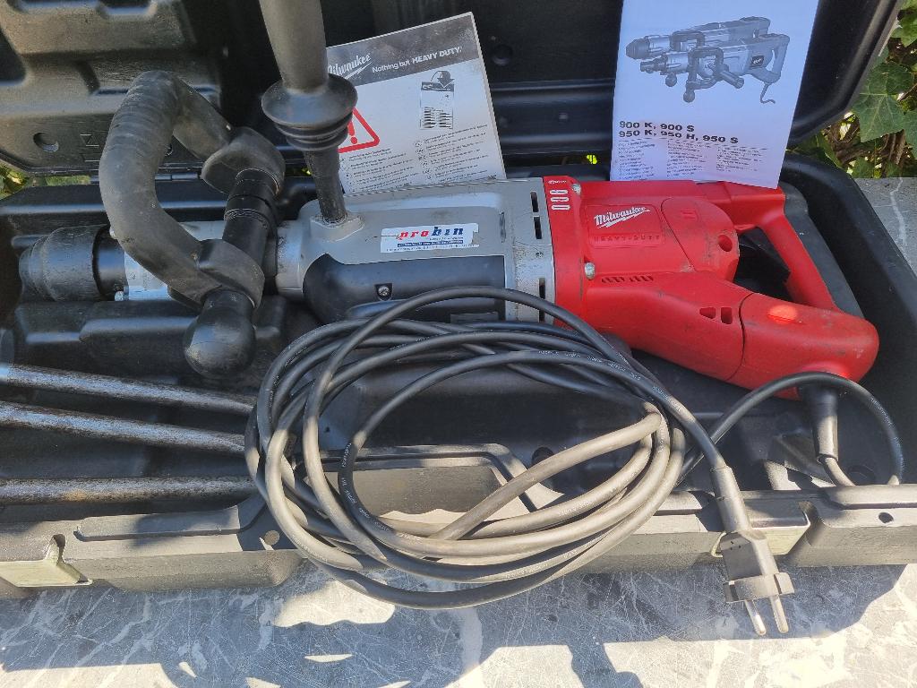 MILWAUKEE 900K breekhamer, 600 watt of meer, Boor- en/of Breekhamer, Ophalen of Verzenden, Zo goed als nieuw