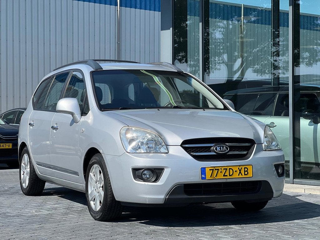 Kia Carens 2.0 CVVT X-ECUTIVE LEDER NAVIGATIE, Auto's, Kia, 1998 cc, Gebruikt, Zwart, 4 cilinders