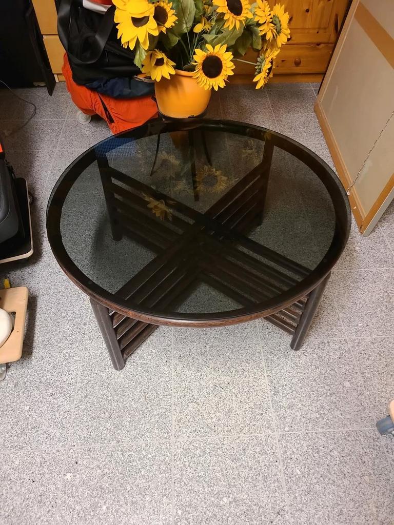 Rotan salontafel met gerookt glas, Antiek en Kunst, Ophalen of Verzenden
