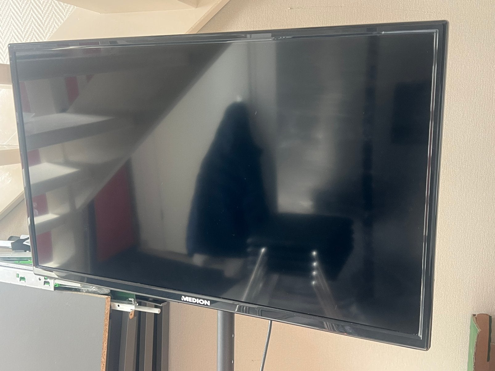 Medion Tv zo goed als nieuw, 50 Hz, Zo goed als nieuw, 60 tot 80 cm, Ophalen
