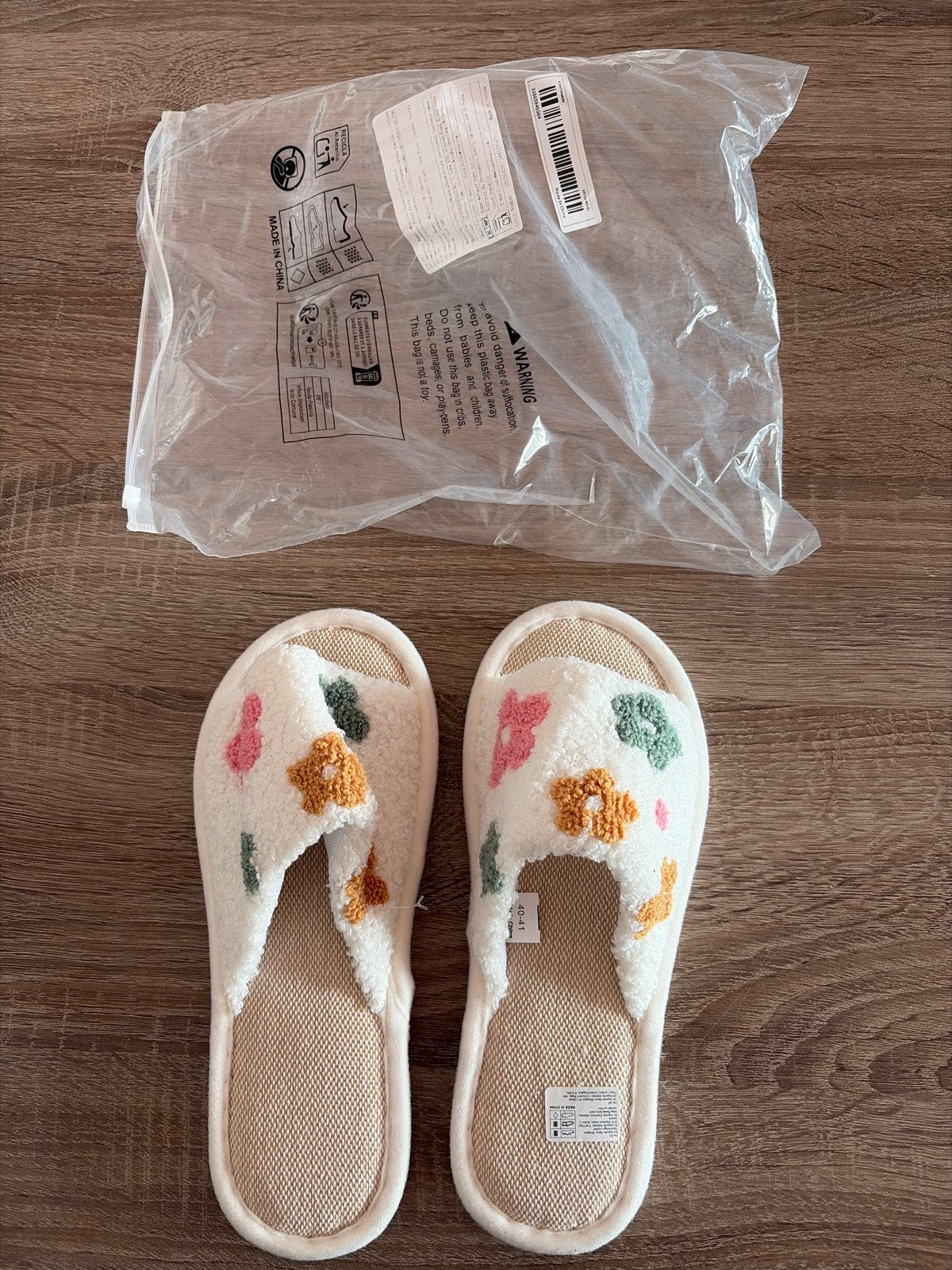 Nieuwe CQ Sloffen/Pantoffels - Nooit Gedragen, Kleding | Dames, Ophalen of Verzenden, Nieuw, Pantoffels of Sloffen