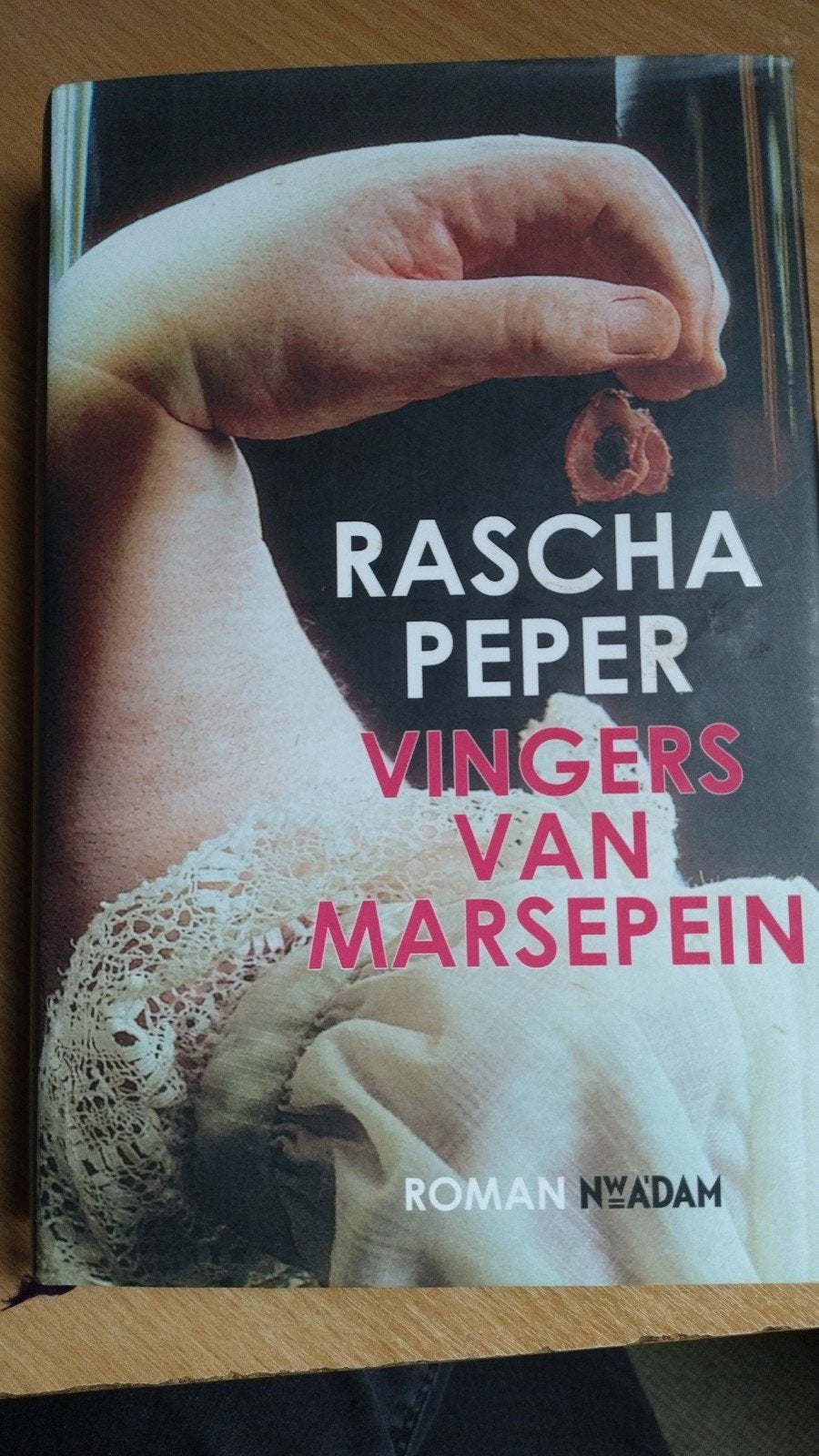 Vingers van Marsepein - Rascha Peper (Roman), Ophalen of Verzenden, Zo goed als nieuw, Rascha Peper, Nederland