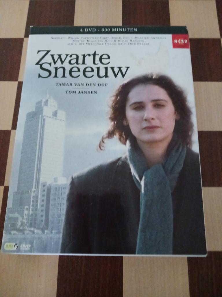 Zwarte Sneeuw - Complete Serie (4 DVD Boxset), Vanaf 12 jaar, Ophalen, Zo goed als nieuw, Detective en Krimi